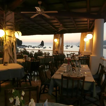 Hotel Conti Vulcano (Isola)